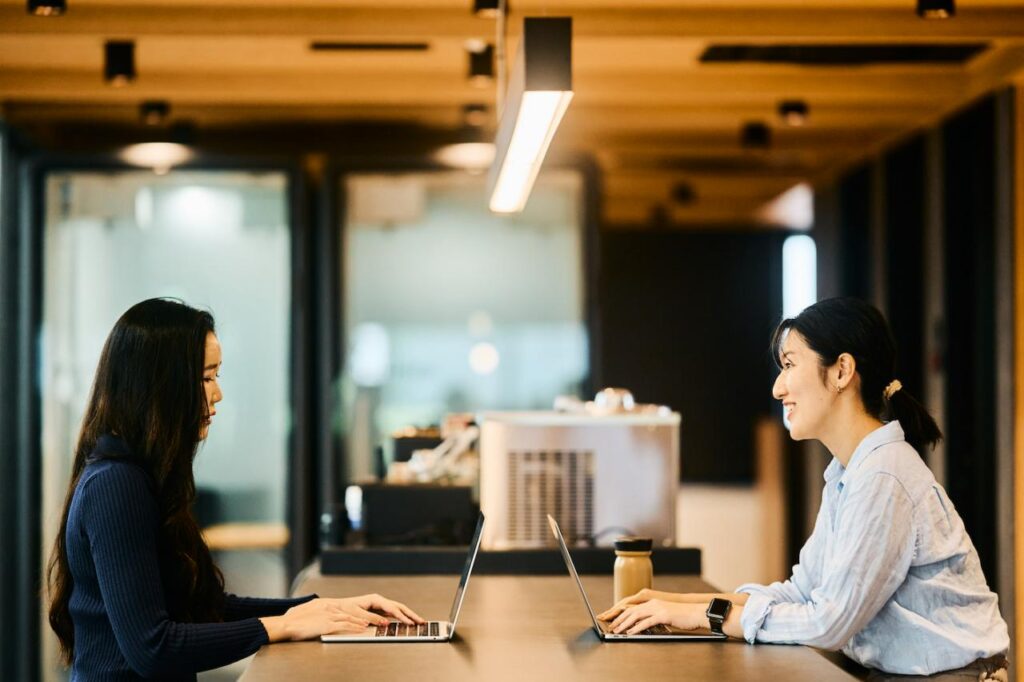 オープンポジション募集強化中！東京を拠点とするスタートアップ企業への営業を中心に、総合的なステップアップが可能！